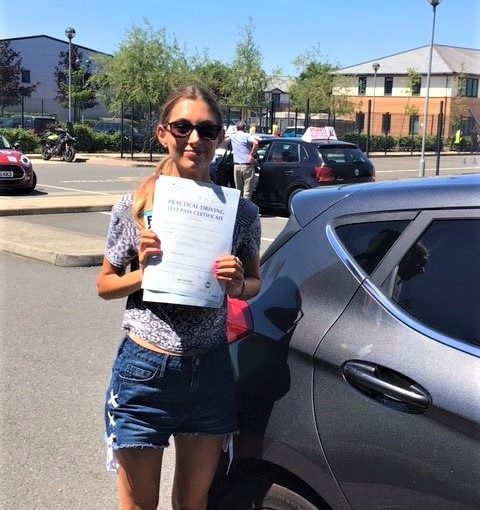 Bracknell Driving Test Pass for Hannah O’Connor
