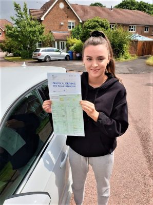 Bracknell Driving Test pass for Abbie Ward