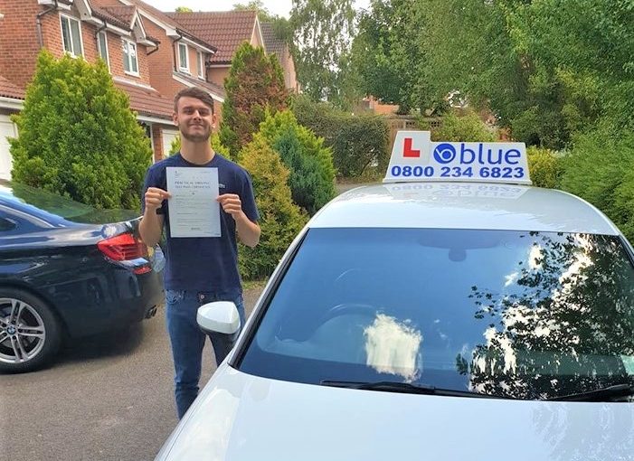 Bracknell Driving Test pass for Michael Dykes