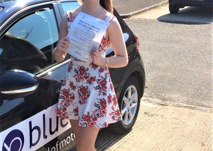 Bracknell Driving test pass for Faye Aldridge