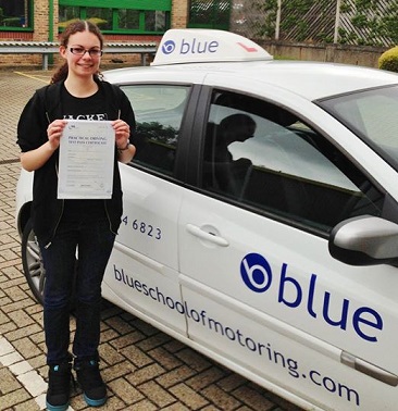 Bracknell-driving-lessons-Laura-Buffett