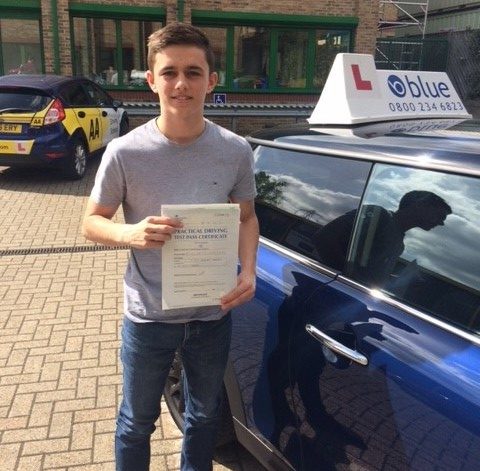 A fantastic result for Ollie Borredell-Brown on passing his driving test first attempt with ZERO faults