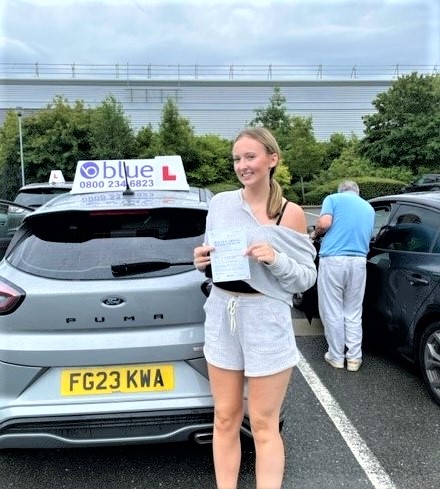 Hollie Glencross of Wokingham Passed Driving Test First Time in Farnborough