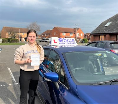Izzy Hobbs from Frome Passed her driving test in Trowbridge First Time