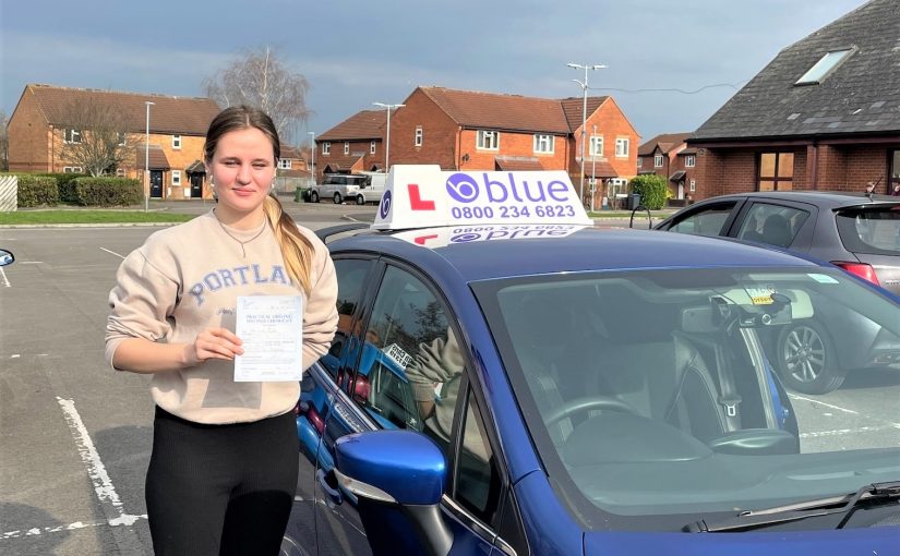 Izzy Hobbs of Frome Passed Her driving test First Time in Trowbridge