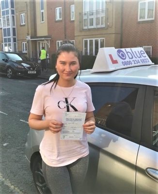 Izzy Willis from Ascot Passed her Driving Test FIRST Time