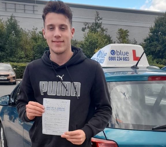 Joe Gunter from Winnersh Passed Driving Test Zero Faults