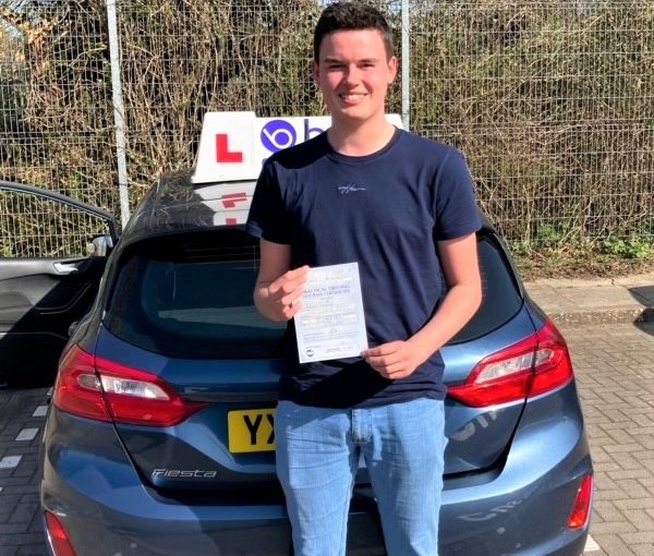 Josh Cannon passed Driving test in Taunton at the FIRST attempt