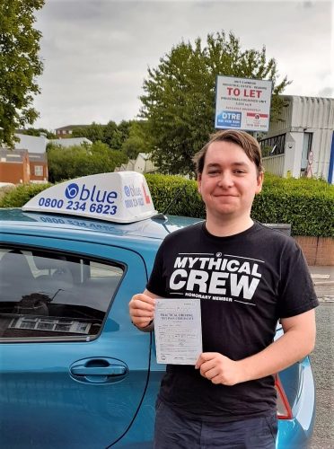 Josh Waters from Binfield Passed Driving test in Reading