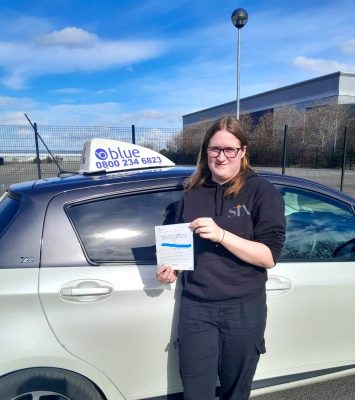 Naomi Schofield Passed Driving Test in Farnborough