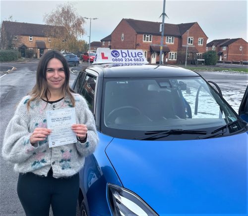 Oceane Monange Passed Driving test in Trowbridge