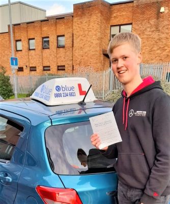 Oscar Beale from Reading Passed Driving test in Reading 1st Attempt
