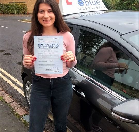 Jemima Wenais from Sindlesham Passed her driving test in Reading