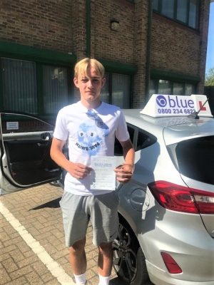 Toby Thompson from Ascot Passed Driving test FIRST attempt