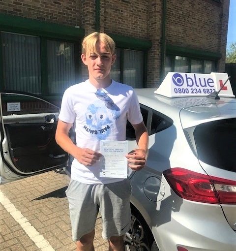 Toby Thompson from Ascot Passed Driving test FIRST attempt