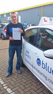 driving-lessons-bracknell-Tom