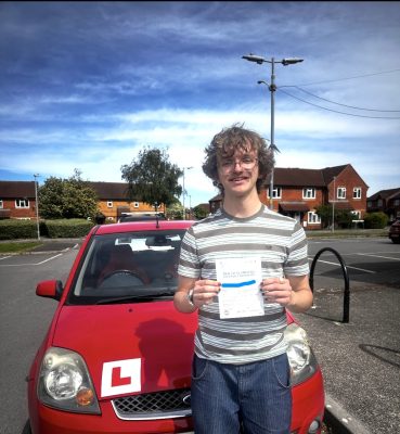 Gabe from Frome Passed his Driving Test in Trowbridge with only 1 Fault
