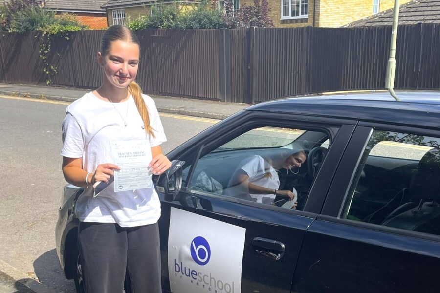 Image of Sophie Passed Driving Test in Chertsey 1 Fault